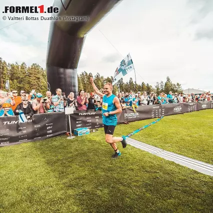 Valtteri Bottas ist ein bisschen privates Training offenbar nicht genug. Der Finne veranstaltet nämlich gleich einmal einen eigenen Duathlon. Wer jetzt Lust zum Mitmachen bekommen hat: 2018 findet eine weitere Auflage statt und die Registrierung läuft bereits! Foto zur News: Valtteri Bottas ist ein bisschen privates Training offenbar nicht genug. Der Finne veranstaltet nämlich gleich einmal einen eigenen Duathlon. Wer jetzt Lust zum Mitmachen bekommen hat: 2018 findet eine weitere Auflage statt und die Registrierung läuft bereits!