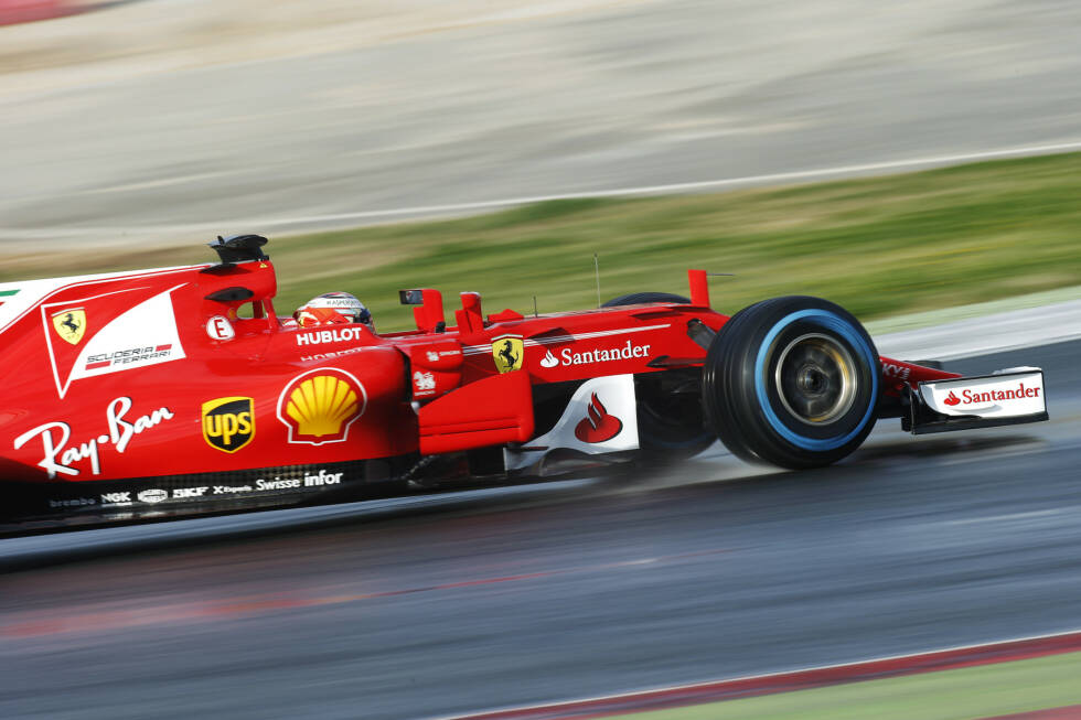 Foto zur News: Hier gut zu erkennen am Ferrari, wo auf den Teilen schon Lack und Sponsorenaufkleber zu sehen waren.