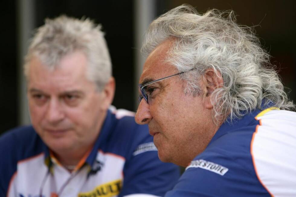 Foto zur News: Briatore und sein Chefingenieur Pat Symonds werden lebenslang respektive für fünf Jahre von allen FIA-Veranstaltungen ausgeschlossen. Piquet passiert als Kronzeuge nichts, er steht aber vor dem Scherbenhaufen seiner Karriere.