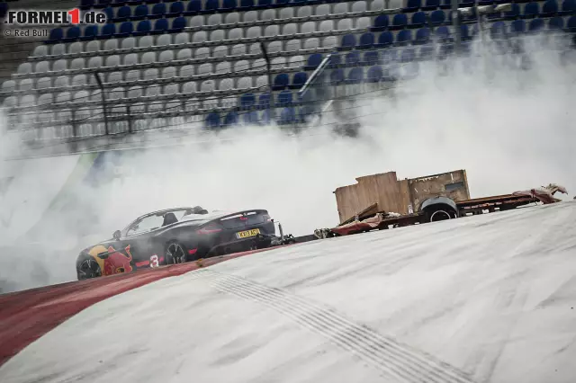 Foto zur News: Ein Wohnwagenrennen auf dem Red-Bull-Ring? Klingt nach einer gemütlichen Sonntagsfahrt. Nicht aber, wenn Daniel Ricciardo und sein verwegener Teamkollege Max Verstappen am Werk sind. Der Niederländer sorgt ordentlich für Schrott! Doch vorerst hübsch der Reihe nach. Die Obersteiermark...