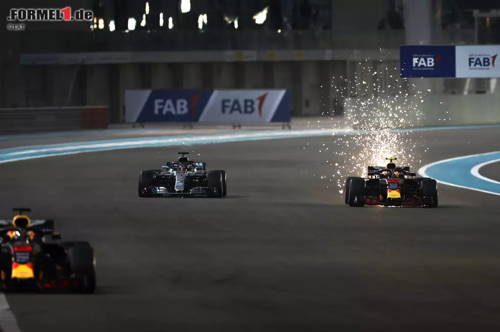 Max Verstappen (2): Man kann argumentieren, dass er ein starkes Rennen mit einer starken Aufholjagd gezeigt hat. Der schlechte Start lag wohl an einem Problem mit einem Notprogramm des Motors. Q2 allerdings ging auf seine Kappe, und deswegen startete er auf den falschen Reifen. Festzuhalten bleibt: Verstappen ist immer ein Hingucker! Foto zur News: Max Verstappen (2): Man kann argumentieren, dass er ein starkes Rennen mit einer starken Aufholjagd gezeigt hat. Der schlechte Start lag wohl an einem Problem mit einem Notprogramm des Motors. Q2 allerdings ging auf seine Kappe, und deswegen startete er auf den falschen Reifen. Festzuhalten bleibt: Verstappen ist immer ein Hingucker!
