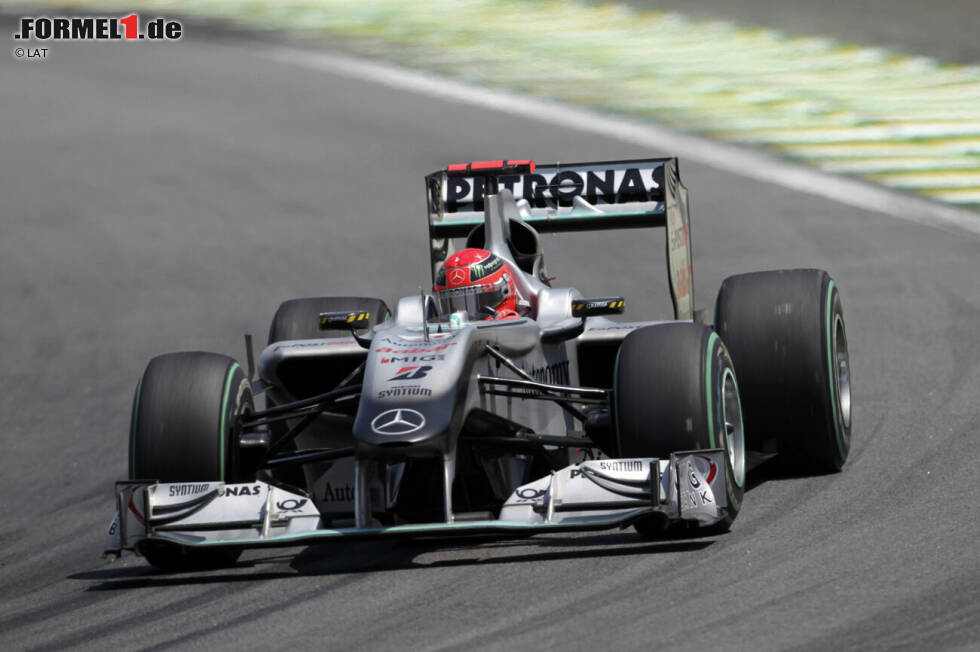 Foto zur News: 2010: Mercedes MGP W01 / Fahrer: Michael Schumacher, Nico Rosberg
