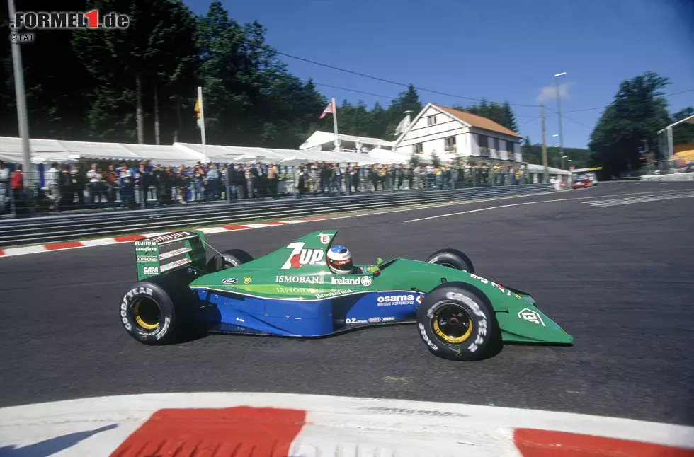 Foto zur News: Jordan 191: Alles beginnt 1991 in Spa - und ist bereits nach wenigen Metern wieder vorbei. &quot;Schumi&quot; Debütrennen in der Formel 1 dauert nur wenige Meter, dann gibt die Kupplung des Boliden auf. Im Jordan 191 sitzt der spätere Rekordchampion anschließend nie wieder. Bilanz: 1 Rennen, 0 Siege, 0 Pole-Positions