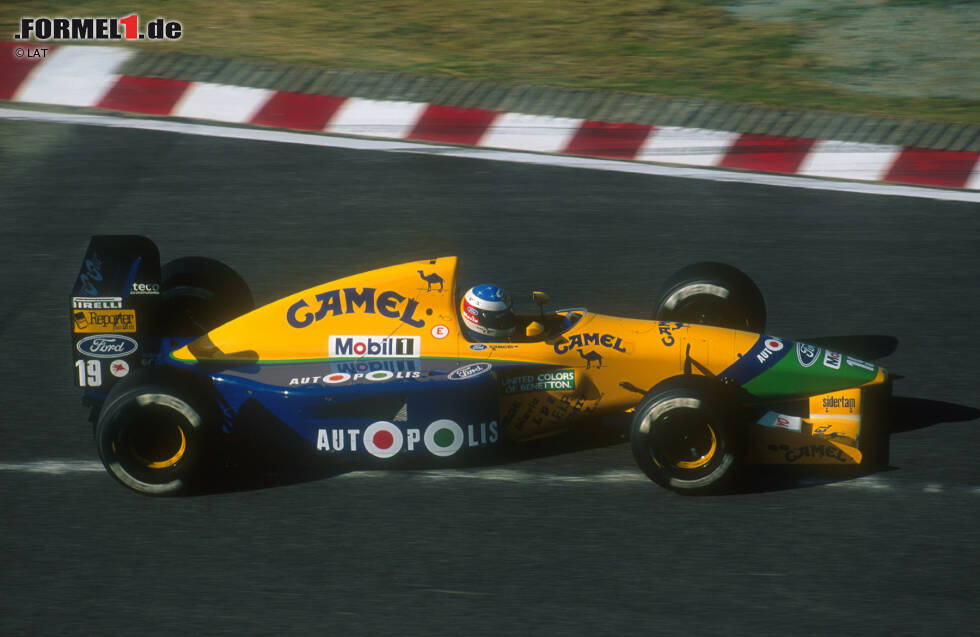 Foto zur News: Benetton B191/B191B: Nur ein Rennen später in Monza sitzt &amp;quot;Schumi&amp;quot; bereits bei seinem neuen Team im Auto. Dort fährt er die Saison 1991 zu Ende und holt im folgenden Jahr in der B-Version des Boliden in Mexiko seinen ersten Podestplatz - im gerade einmal achten Formel-1-Rennen! Bilanz: 8 Rennen, 0 Siege, 0 Pole-Positions.