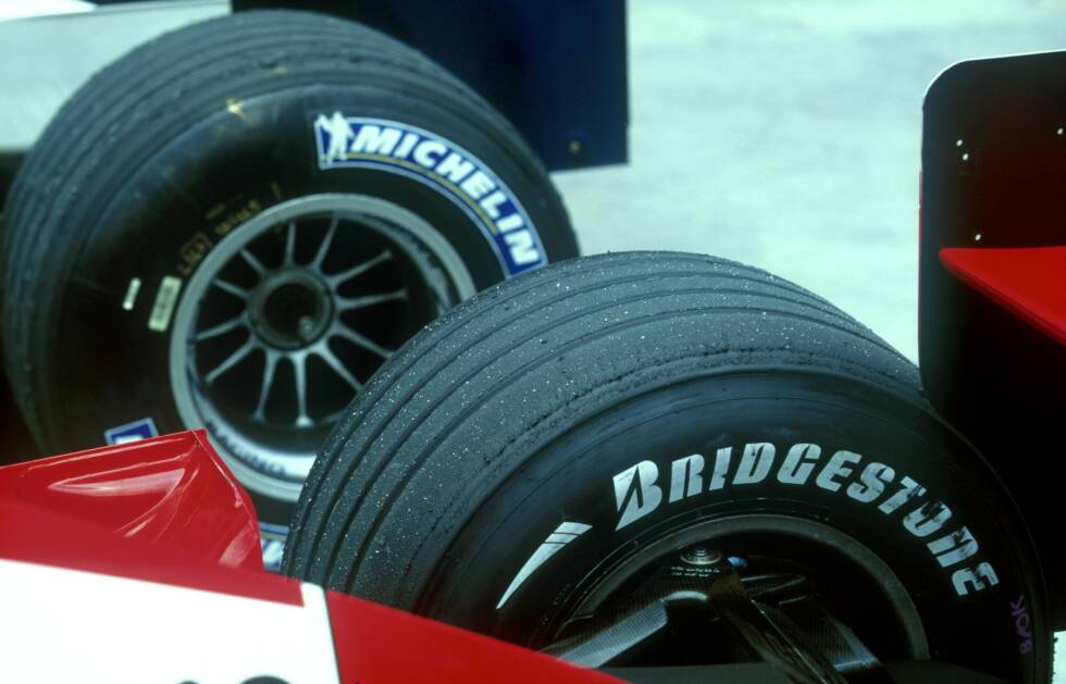Foto zur News: ... als noch mit Rillenreifen gefahren wurde und es einen &quot;Reifenkrieg&quot; in der Formel 1 gab.