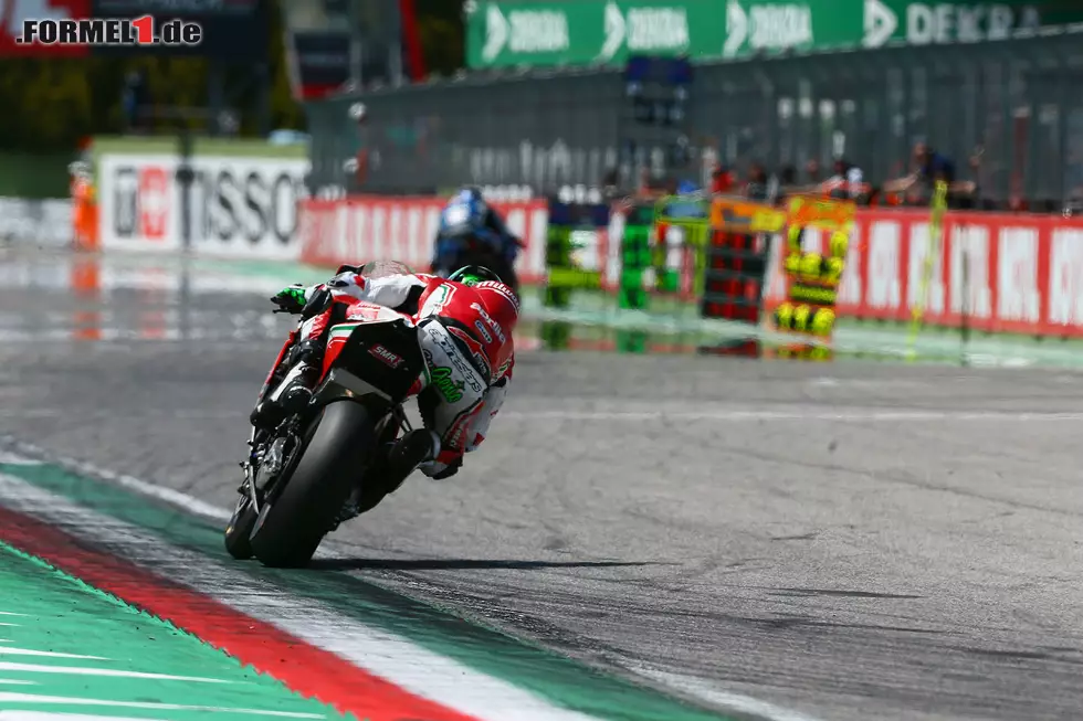 Trotzdem kehrt die Formel 1 bis heute nie zurück - obwohl ein Comeback im Zuge der finanziellen Schwierigkeiten von Monza mehrfach im Raum steht. Heute ist das Autodromo Enzo e Dino Ferrari zwar fester Bestandteil der Superbike-WM, andere große Serien kann man momentan allerdings nicht anlocken. Foto zur News: Trotzdem kehrt die Formel 1 bis heute nie zurück - obwohl ein Comeback im Zuge der finanziellen Schwierigkeiten von Monza mehrfach im Raum steht. Heute ist das Autodromo Enzo e Dino Ferrari zwar fester Bestandteil der Superbike-WM, andere große Serien kann man momentan allerdings nicht anlocken.