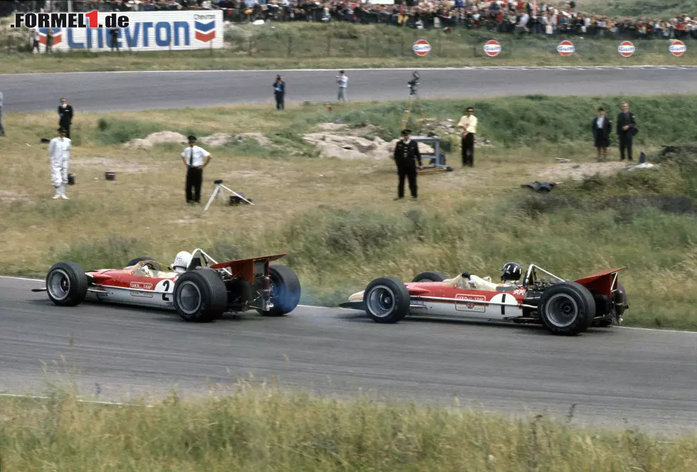 Circuit Park Zandvoort: Noch eine Traditionsstrecke, für die mittlerweile kein Platz mehr in der Formel 1 ist. 1952 ist der Große Preis der Niederlande hier erstmals Teil der WM. Er hält sich (mit Unterbrechungen) bis 1985. Mit 30 Grands Prix ist Zandvoort die Strecke mit den meisten Formel-1-Rennen, die aktuell nicht im Kalender steht. Foto zur News: Circuit Park Zandvoort: Noch eine Traditionsstrecke, für die mittlerweile kein Platz mehr in der Formel 1 ist. 1952 ist der Große Preis der Niederlande hier erstmals Teil der WM. Er hält sich (mit Unterbrechungen) bis 1985. Mit 30 Grands Prix ist Zandvoort die Strecke mit den meisten Formel-1-Rennen, die aktuell nicht im Kalender steht.