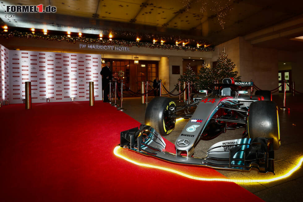 Foto zur News: Rennauto des Jahres: Mercedes F1 W09 EQ Power+ (Formel 1)