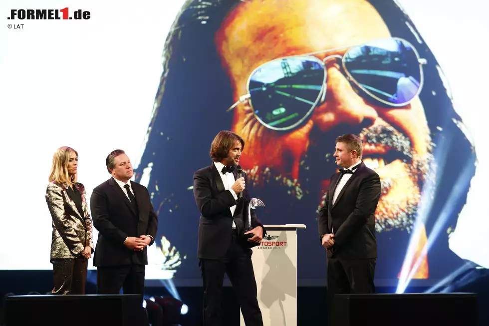 Gregor-Grant-Award: Stephane Ratel (GT-Promoter) - "Ich dachte, ich würde viel älter sein, wenn ich das bekomme! Die Saison war ziemlich stressig. Wir haben zwölf Meisterschaften, 49 Events in 20 Ländern und vier Kontinenten unter einen Hut gebracht." Foto zur News: Gregor-Grant-Award: Stephane Ratel (GT-Promoter) - "Ich dachte, ich würde viel älter sein, wenn ich das bekomme! Die Saison war ziemlich stressig. Wir haben zwölf Meisterschaften, 49 Events in 20 Ländern und vier Kontinenten unter einen Hut gebracht."