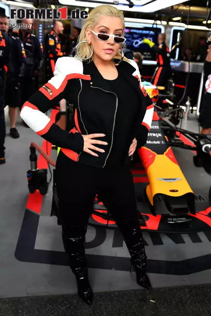 Foto zur News: Sechs Jahre lang hielt sich Popstar Christina Aguilera im Hintergrund, doch beim Formel-1-Highlight in Baku war sie plötzlich omnipräsent. Jetzt durch die Bilder klicken!