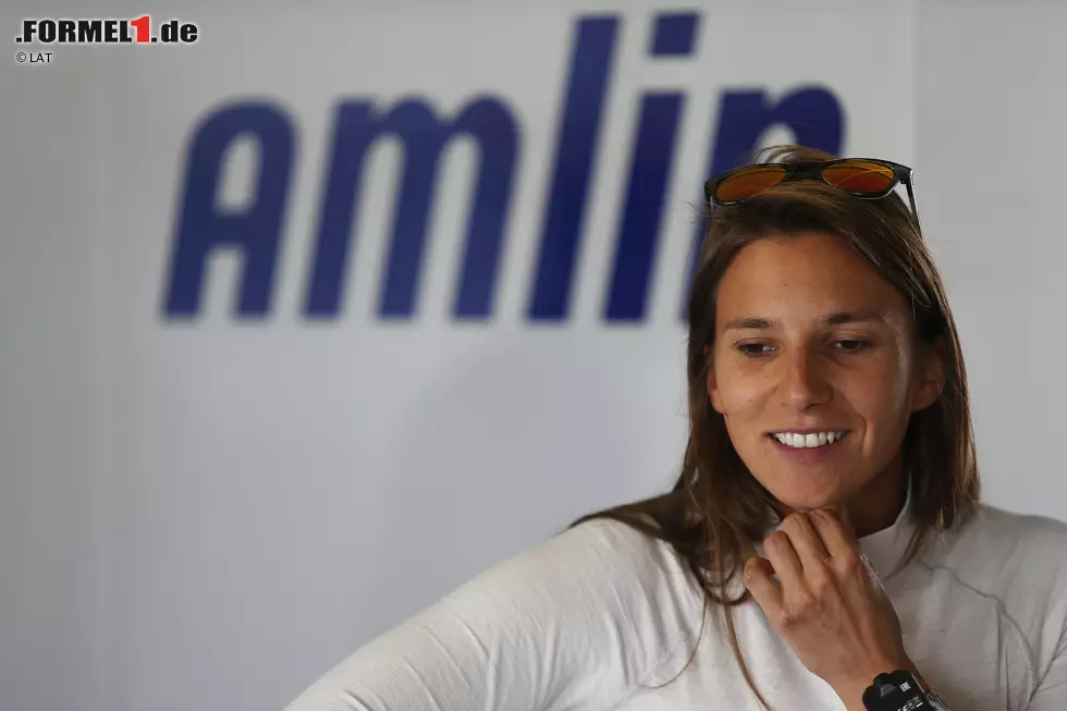 Simona de Silvestro (30/SUI): Mit Platz drei in Houston fuhr die Schweizerin 2013 nach Sarah Fischer und Danica Patrick als dritte Frau bei den IndyCars aufs Podest. Nach einem Sauber-Formel-1-Test wechselte sie zu den V8-Supercars nach Australien. Beim Formel-E-Test in Riad war sie in Susie Wolffs Team die schnellste Frau. Foto zur News: Simona de Silvestro (30/SUI): Mit Platz drei in Houston fuhr die Schweizerin 2013 nach Sarah Fischer und Danica Patrick als dritte Frau bei den IndyCars aufs Podest. Nach einem Sauber-Formel-1-Test wechselte sie zu den V8-Supercars nach Australien. Beim Formel-E-Test in Riad war sie in Susie Wolffs Team die schnellste Frau.