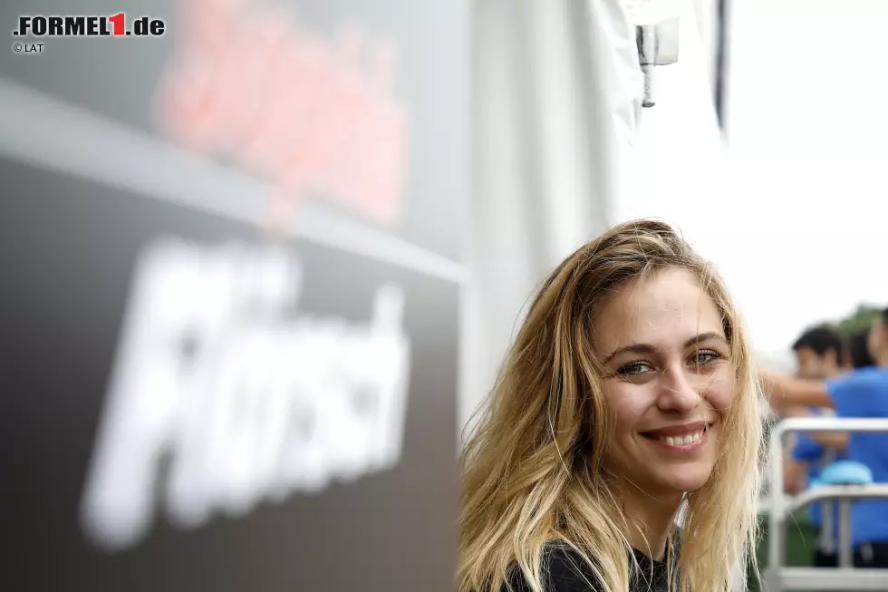 Sophia Flörsch (18/GER): Durch ihren Horrorunfall in Macao wurde die bayrische Formel-3-Pilotin, deren Vater Alexander Flörsch ebenfalls Rennen fuhr, weltberühmt. Kann sie die Bühne nutzen? In der Formel 4 fuhr Flörsch regelmäßig in die Top 10 und erkämpfte zwei Podestplätze, in die Formel 3 stieg sie wegen des Abiturs mit Verspätung ein. Foto zur News: Sophia Flörsch (18/GER): Durch ihren Horrorunfall in Macao wurde die bayrische Formel-3-Pilotin, deren Vater Alexander Flörsch ebenfalls Rennen fuhr, weltberühmt. Kann sie die Bühne nutzen? In der Formel 4 fuhr Flörsch regelmäßig in die Top 10 und erkämpfte zwei Podestplätze, in die Formel 3 stieg sie wegen des Abiturs mit Verspätung ein.