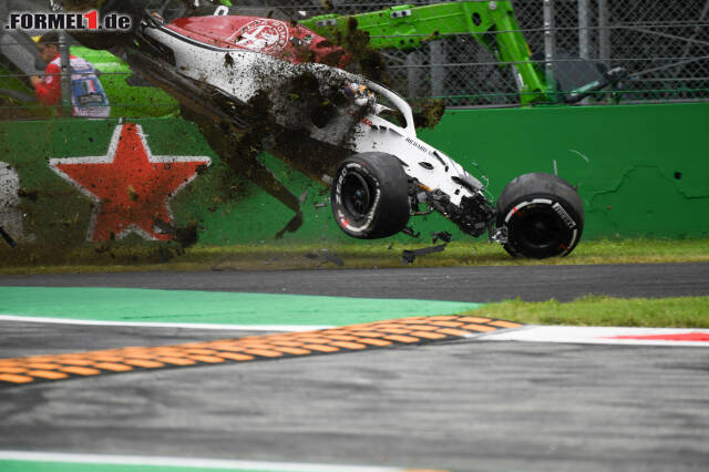 Foto zur News: Jetzt durch die Sequenz des Ericsson-Unfalls am Freitag in Monza klicken!