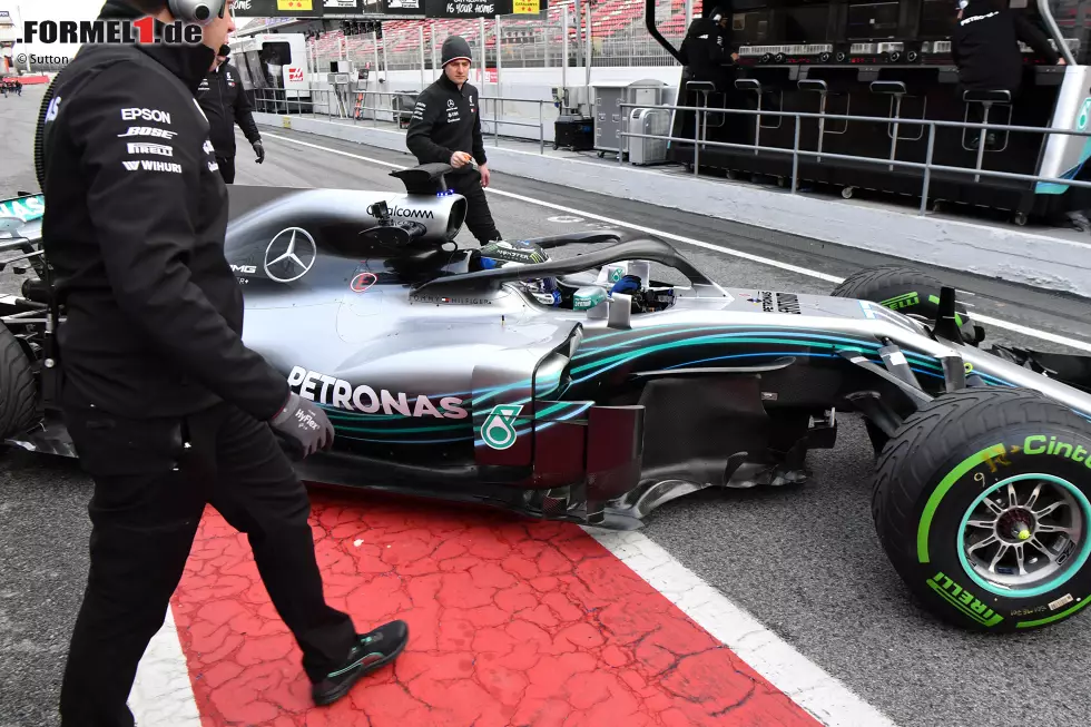 Foto zur News: Die Windabweiser zählen zu den wichtigsten und imposantesten aerodynamischen Hilfsmitteln an einem Auto. Wir zeigen euch die Lösungen, die die Teams für 2018 ausgepackt haben: Mercedes F1 W09