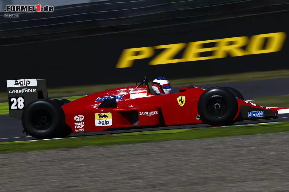 Kein Weltmeister, aber eine echte F1-Legende: Jean Alesi begeistert die Fans im Ferrari F1/87/88C. Foto zur News: Kein Weltmeister, aber eine echte F1-Legende: Jean Alesi begeistert die Fans im Ferrari F1/87/88C.