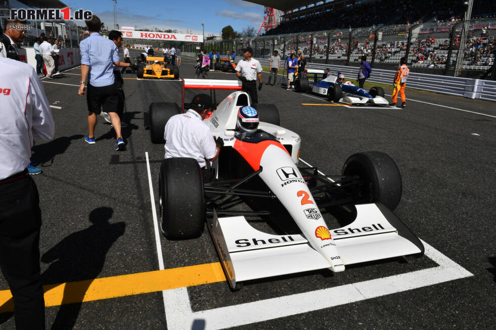 Foto zur News: Ebenfalls am Start: der McLaren Honda MP4-7A in den Händen von Takuma Sato.