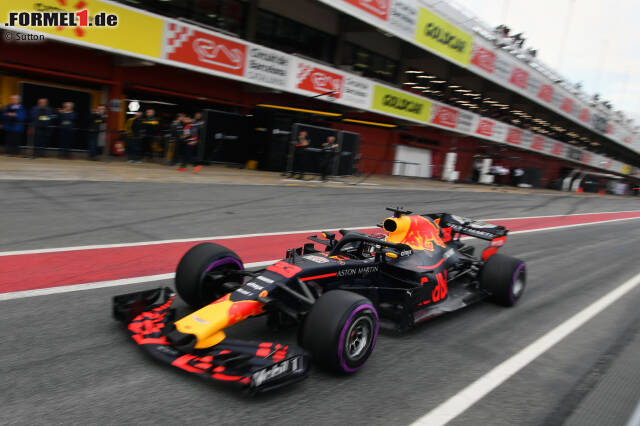 Foto zur News: Red Bull - 4 Sterne: Schon früh haben die Bullen eine gute Testform gezeigt, mussten sich aber auch über einige technische Probleme den Kopf zerbrechen. Das Team braucht endlich ein titelfähiges Auto, will man Daniel Ricciardo und Max Verstappen bei Laune halten. Die Frage ist: Wie groß ist das Renault-Defizit?