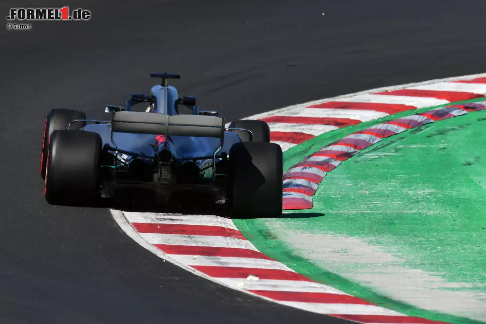 Foto zur News: Gary Anderson: &quot;Mercedes&#039; neues Paket ist eine Weiterentwicklung vom letzten Jahr - und das ist genau das Richtige! Mercedes wusste, dass der Speed da war. Es ging nur darum, ihn öfters zu zeigen. Dass sie im vergangenen Jahr ein kleines Problem damit hatten, war wohl das Schlimmste, was den anderen Teams passieren konnte.&quot;