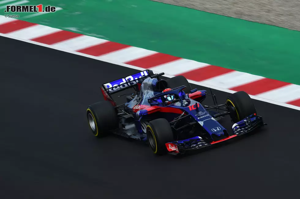 Toro Rosso - 3 Sterne: Mit seiner Zuverlässigkeit hat Honda alle überrascht. Toro Rosso fuhr in der ersten Woche die meisten Runden von allen - auch wenn es Gerüchte gibt, dass Honda jeden Tag einen neuen Motor eingebaut haben soll. Die Zeiten sind erst einmal zweitrangig gewesen. Fragezeichen sind die unerfahrenen Piloten. Foto zur News: Toro Rosso - 3 Sterne: Mit seiner Zuverlässigkeit hat Honda alle überrascht. Toro Rosso fuhr in der ersten Woche die meisten Runden von allen - auch wenn es Gerüchte gibt, dass Honda jeden Tag einen neuen Motor eingebaut haben soll. Die Zeiten sind erst einmal zweitrangig gewesen. Fragezeichen sind die unerfahrenen Piloten.