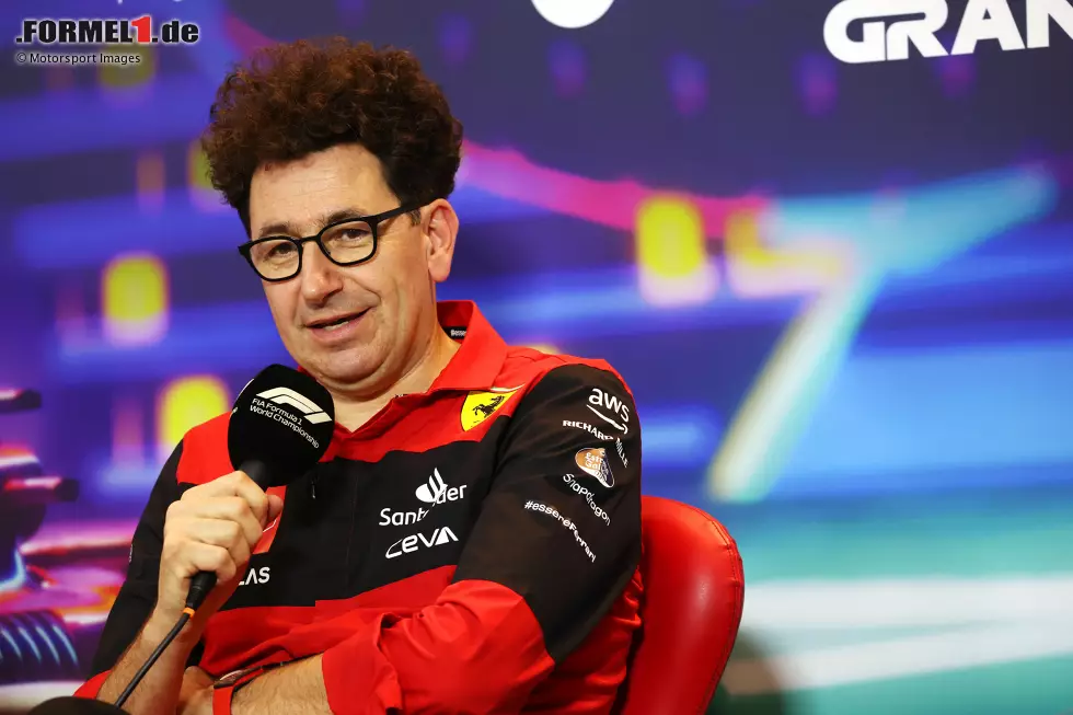 Mattia Binotto (Ferrari): Als Nachfolger von Maurizio Arrivabene oblag es ihm, Ferrari wieder an die Spitze zu bringen. Die "Einigung" mit der FIA in der Motorenfrage aber warf Ferrari 2020 (P6 in der WM) und 2021 (P3) weit zurück. Foto zur News: Mattia Binotto (Ferrari): Als Nachfolger von Maurizio Arrivabene oblag es ihm, Ferrari wieder an die Spitze zu bringen. Die "Einigung" mit der FIA in der Motorenfrage aber warf Ferrari 2020 (P6 in der WM) und 2021 (P3) weit zurück.