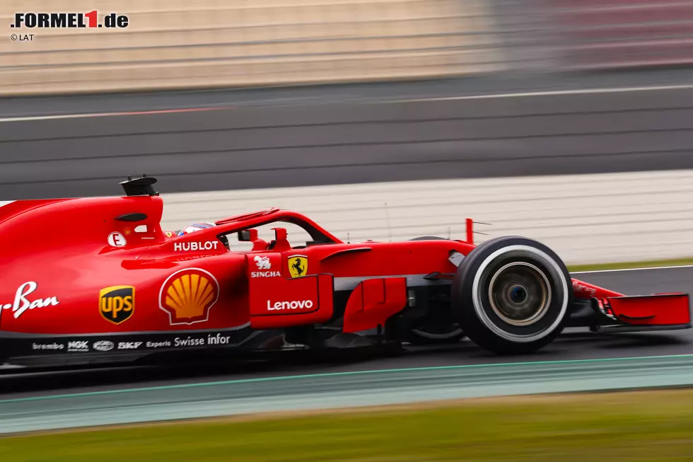 Foto zur News: Unser Bild zeigt die seitlichen Windabweiser und die Luftleitbleche am Ferrari SF71H.