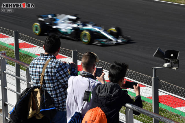Die zweite Testwoche der Formel 1 hat begonnen. Und schon haben unsere Experten Giorgio Piola und Matt Somerfield wieder einige Neuerungen an den Fahrzeugen entdeckt. Hier sind die wichtigsten Innovationen und Technik-Bilder vom Testauftakt in Barcelona! Die zweite Testwoche der Formel 1 hat begonnen. Und schon haben unsere Experten Giorgio Piola und Matt Somerfield wieder einige Neuerungen an den Fahrzeugen entdeckt. Hier sind die wichtigsten Innovationen und Technik-Bilder vom Testauftakt in Barcelona!