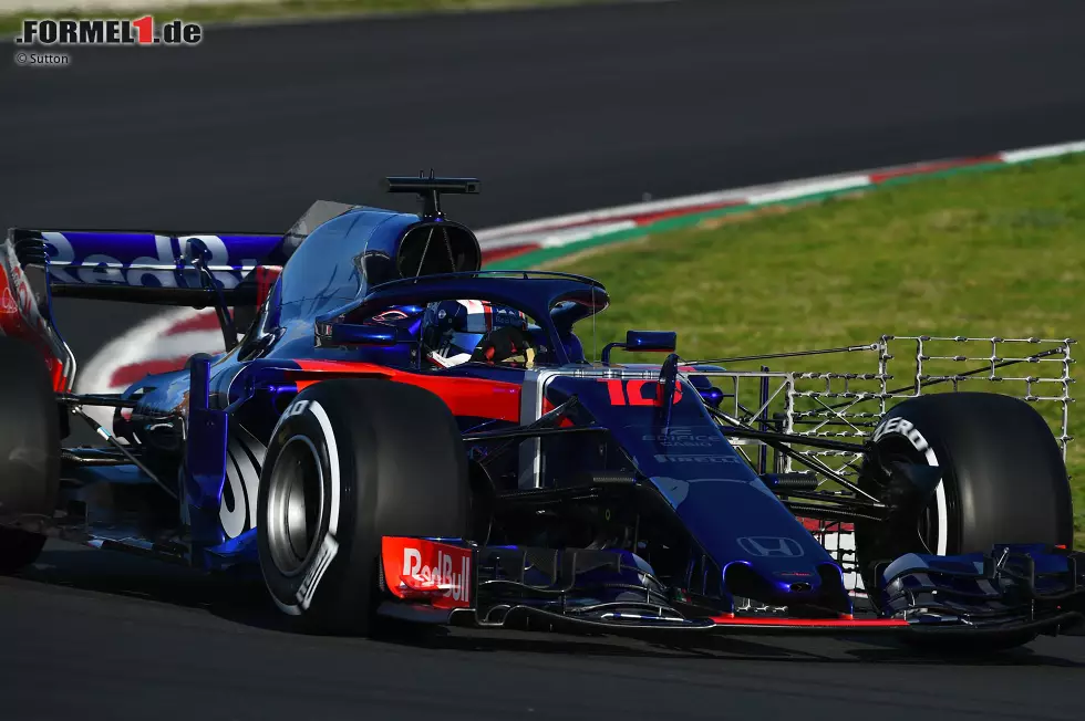 Toro Rosso hat beim STR13 einige Sensoren hinter dem linken Vorderrad angebracht, um die dort auftretenden Luftverwirbelungen zu messen und im nächsten Schritt Gegenmaßnahmen ergreifen zu können. Foto zur News: Toro Rosso hat beim STR13 einige Sensoren hinter dem linken Vorderrad angebracht, um die dort auftretenden Luftverwirbelungen zu messen und im nächsten Schritt Gegenmaßnahmen ergreifen zu können.