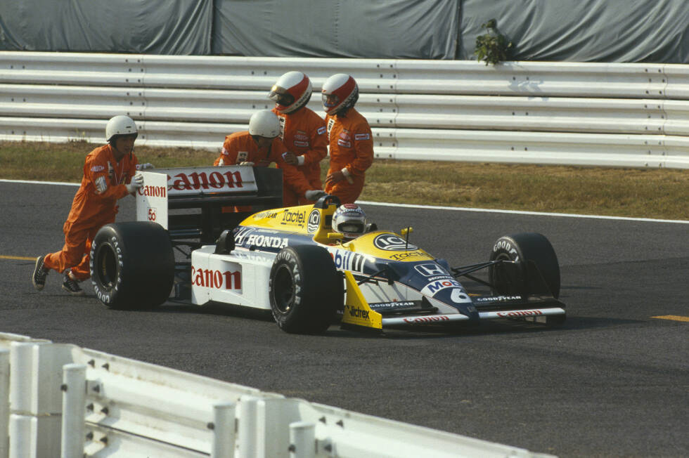 Foto zur News: 1987 wird der Titel kurioserweise schon im Training entschieden! Nigel Mansell verletzt sich am Freitag bei einem Unfall in Suzuka schwer und fällt für den Rest der Saison aus. Damit steht Nelson Piquets Titel zwei Rennen vor Schluss fest. Dass er im Rennen fünf Runden vor Ende mit einem Motorenproblem stehenbleibt, spielt keine Rolle.