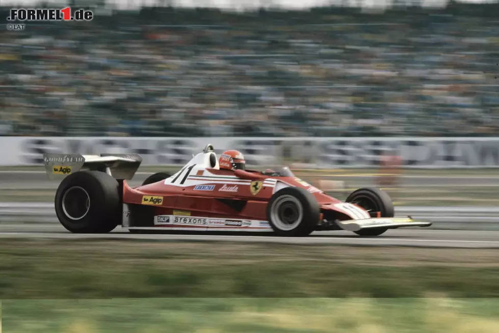 Es muss in Watkins Glen schon etwas Außergewöhnliches passieren, will Jody Scheckter 1977 den Titel gewinnen. Im drittletzten Rennen braucht er einen Sieg und Niki Lauda darf keine Punkte holen - beides passiert nicht. Lauda wird Vierter und hat anschließend keine Lust mehr auf Ferrari. Die letzten beiden Rennen finden ohne ihn statt. Foto zur News: Es muss in Watkins Glen schon etwas Außergewöhnliches passieren, will Jody Scheckter 1977 den Titel gewinnen. Im drittletzten Rennen braucht er einen Sieg und Niki Lauda darf keine Punkte holen - beides passiert nicht. Lauda wird Vierter und hat anschließend keine Lust mehr auf Ferrari. Die letzten beiden Rennen finden ohne ihn statt.