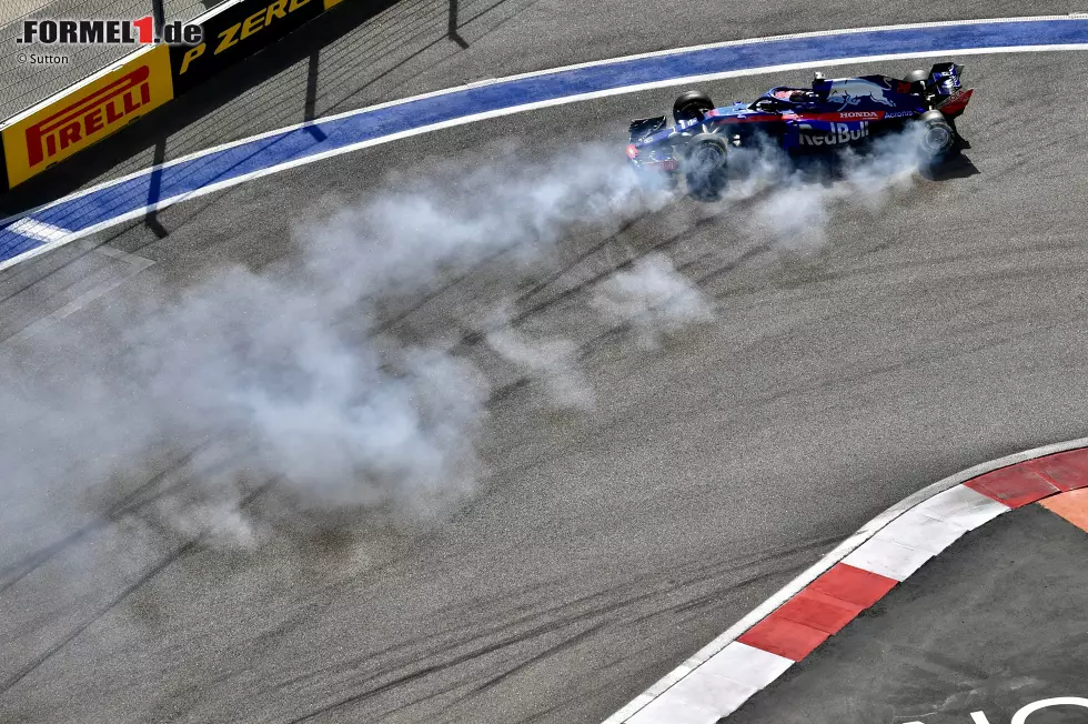 Foto zur News: Brendon Hartley (5): Am Start erstmal an Gasly vorbei, später neben der Strecke und wieder dahinter, dann noch einmal überholt - eigentlich positiv. Aber die Story ist halb so schön, wenn man mit Hypersoft gegen Soft kämpft. Ansonsten ist das (kurze) Rennen nicht zu bewerten. Die klare Niederlage im Qualifying schon.