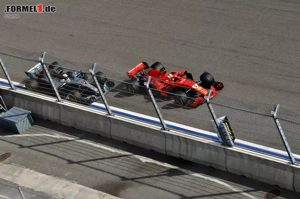Kevin Magnussen (3): Der Däne war in Sotschi der klar bessere der beiden Haas-Fahrer. Die Zwei geben wir nicht, weil er in den Zweikämpfen teilweise etwas ungeschickt zugelangt hat. Und weil er trotzdem von Leclerc überholt wurde. Alles in allem aber eine solide Vorstellung. Belohnt mit P8. Foto zur News: Kevin Magnussen (3): Der Däne war in Sotschi der klar bessere der beiden Haas-Fahrer. Die Zwei geben wir nicht, weil er in den Zweikämpfen teilweise etwas ungeschickt zugelangt hat. Und weil er trotzdem von Leclerc überholt wurde. Alles in allem aber eine solide Vorstellung. Belohnt mit P8.