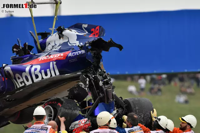 Foto zur News: Brendon Hartley (5): Ist der "Kiwi" schon auf halbem Weg nach Neuseeland? Die Gerüchteküche besagt, Toro Rosso suche einen Nachfolger. Zu langsam war er von Anfang an. Jetzt kommen Aussetzer wie in Baku (Gasly-Schrecksekunde) und im Training in Barcelona dazu. Es war seine Schuld, dass er im Quali nicht fahren konnte.