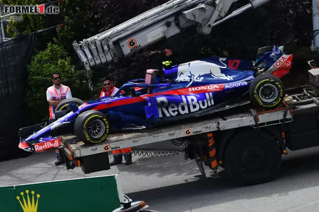 Pierre Gasly (3): Der zwölfte Startplatz ist mit dem Toro-Rosso-Honda in Barcelona fast schon sensationell. Leider verhinderte Landsmann Grosjean, dass Gasly im Rennen etwas reißen konnte. Es bleibt ein starkes Qualifying stehen. Zu wenig für eine 2. Foto zur News: Pierre Gasly (3): Der zwölfte Startplatz ist mit dem Toro-Rosso-Honda in Barcelona fast schon sensationell. Leider verhinderte Landsmann Grosjean, dass Gasly im Rennen etwas reißen konnte. Es bleibt ein starkes Qualifying stehen. Zu wenig für eine 2.