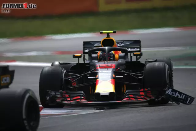 Max Verstappen (2): Nach der jüngsten (berechtigten) Kritik an seiner Fahrweise lieferte er in Barcelona ein sauberes Rennen ab. Die Kollision mit Stroll wäre vermeidbar gewesen. Aber es war auch sein Ausnahmetalent, durch das der weggebrochene Frontflügel nicht weiter ins Gewicht fiel. Foto zur News: Max Verstappen (2): Nach der jüngsten (berechtigten) Kritik an seiner Fahrweise lieferte er in Barcelona ein sauberes Rennen ab. Die Kollision mit Stroll wäre vermeidbar gewesen. Aber es war auch sein Ausnahmetalent, durch das der weggebrochene Frontflügel nicht weiter ins Gewicht fiel.