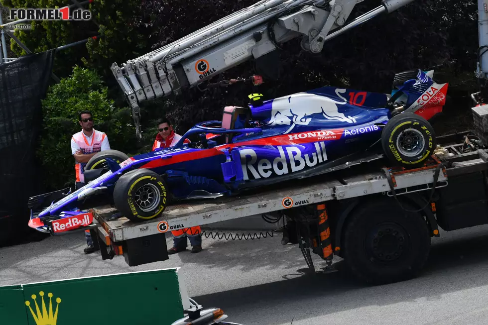 Pierre Gasly (3): Der zwölfte Startplatz ist mit dem Toro-Rosso-Honda in Barcelona fast schon sensationell. Leider verhinderte Landsmann Grosjean, dass Gasly im Rennen etwas reißen konnte. Es bleibt ein starkes Qualifying stehen. Zu wenig für eine 2. Foto zur News: Pierre Gasly (3): Der zwölfte Startplatz ist mit dem Toro-Rosso-Honda in Barcelona fast schon sensationell. Leider verhinderte Landsmann Grosjean, dass Gasly im Rennen etwas reißen konnte. Es bleibt ein starkes Qualifying stehen. Zu wenig für eine 2.