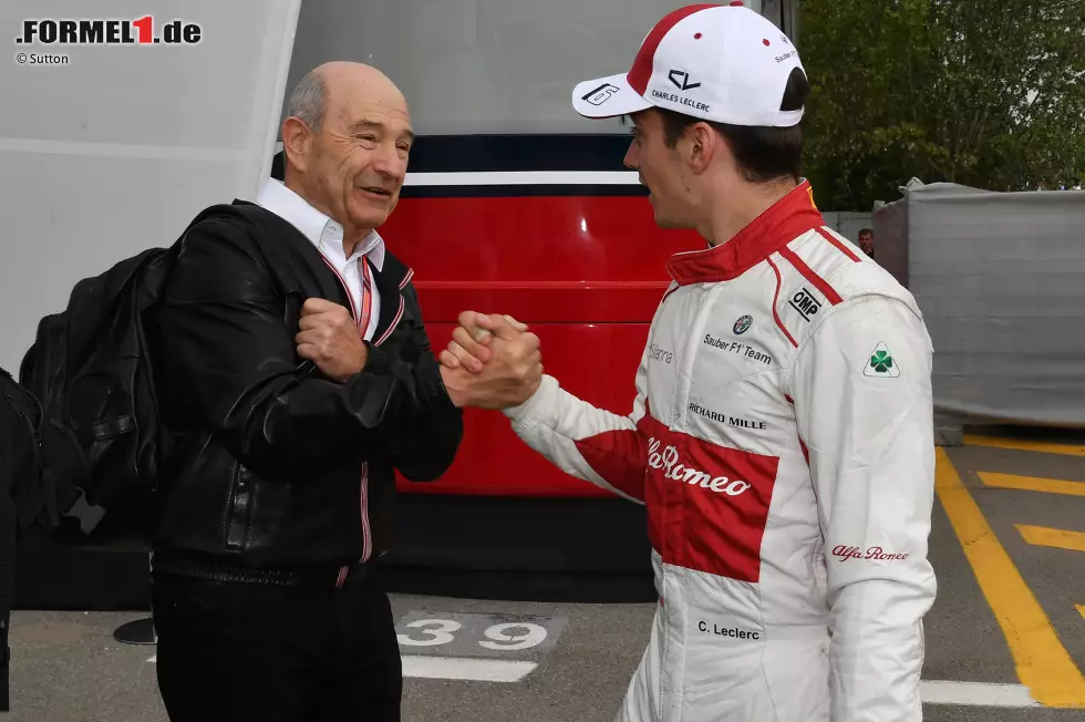 Charles Leclerc (2): Endlich wird der Monegasse zu dem Super-Rookie, für den ihn nach den Formel-2-Erfolgen viele halten. In Baku ist der Knoten geplatzt. Es ist fast so, als würde er plötzlich schlagartig verstehen, wie er mit einem Formel-1-Auto umgehen muss. Das Können am Gaspedal hatte er schon davor. Foto zur News: Charles Leclerc (2): Endlich wird der Monegasse zu dem Super-Rookie, für den ihn nach den Formel-2-Erfolgen viele halten. In Baku ist der Knoten geplatzt. Es ist fast so, als würde er plötzlich schlagartig verstehen, wie er mit einem Formel-1-Auto umgehen muss. Das Können am Gaspedal hatte er schon davor.