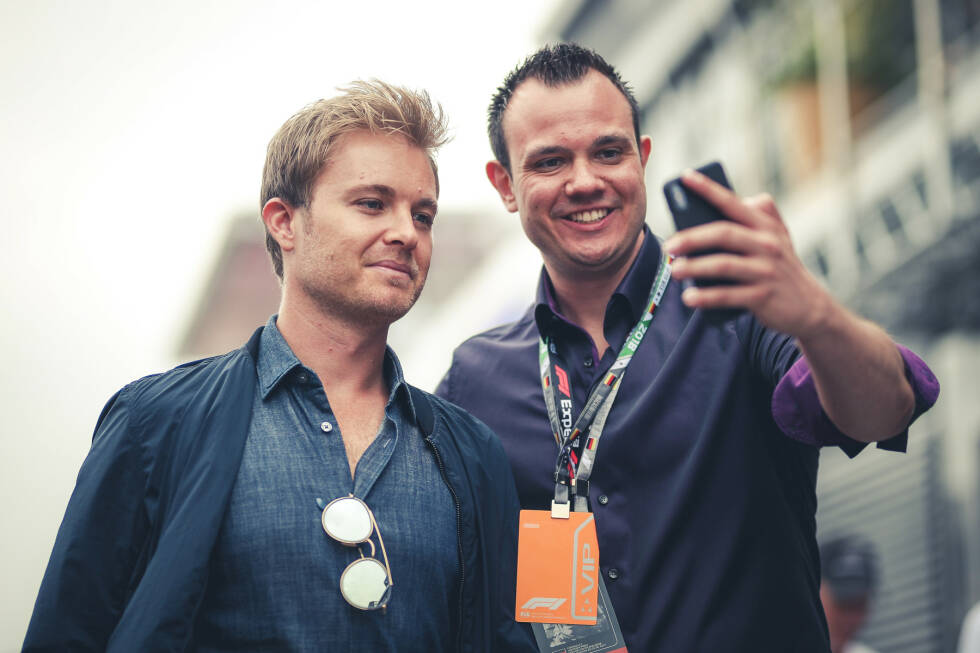 Foto zur News: ... oder sogar ein Selfie mit Nico Rosberg.