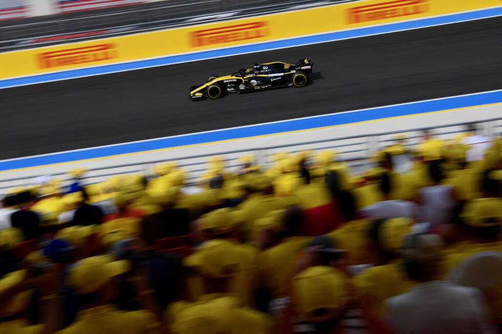 Foto zur News: Nico Hülkenberg (3): Vor Renault-Heimpublikum hat der sonst in diesem Jahr überragende Deutsche eine auf ganzer Linie durchschnittliche Leistung erbracht. Ohne große Fehler, aber auch ohne überragende Wundertaten. So stand er das ganze Wochenende in Sainz&#039; Schatten.