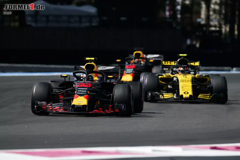 Max Verstappen (2): Da gibt's nix zu meckern! Nach Montreal hat Verstappen die nächste abgebrühte Leistung geboten. Clever, wie er am Start die Schikane abkürzte, um sich aus dem Chaos herauszuhalten. Danach hatte er mit dem Red Bull keine Chance gegen Hamiltons überlegenen Mercedes. Foto zur News: Max Verstappen (2): Da gibt's nix zu meckern! Nach Montreal hat Verstappen die nächste abgebrühte Leistung geboten. Clever, wie er am Start die Schikane abkürzte, um sich aus dem Chaos herauszuhalten. Danach hatte er mit dem Red Bull keine Chance gegen Hamiltons überlegenen Mercedes.