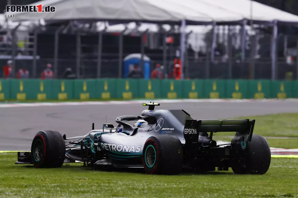 Foto zur News: Valtteri Bottas (5): Die Diskrepanz zu Hamilton, der in Mexiko auch nicht sein bestes Wochenende hatte, war einfach zu groß. Wie er Vettel im ersten Stint vorbeiließ, als die Reifen noch gut waren, wirkte fast schon lustlos. Kein Wunder, dass Toto Wolff für 2020 schon mit Ocon plant.