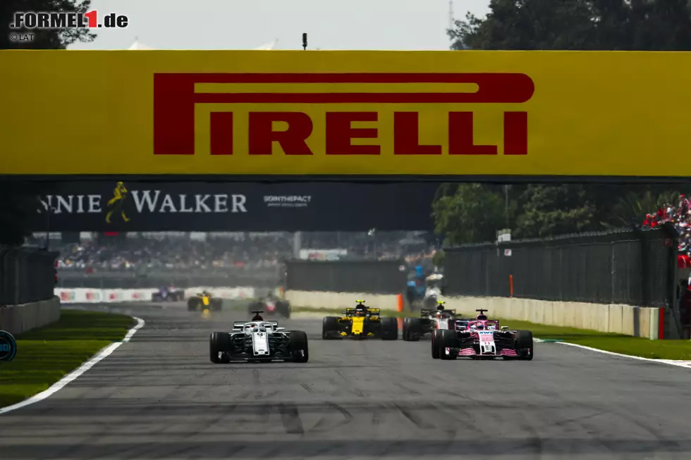 Marcus Ericsson (2): Gegen Leclerc sieht das auf den ersten Blick bescheiden aus. Dazu muss man wissen: Der Schwede wurde vom Team gebeten, die Gegner nach hinten abzuschirmen, damit Leclerc in Ruhe punkten kann. Trotzdem kämpfte er sich auf P9 zurück. Eines seiner besten Rennen bisher. Foto zur News: Marcus Ericsson (2): Gegen Leclerc sieht das auf den ersten Blick bescheiden aus. Dazu muss man wissen: Der Schwede wurde vom Team gebeten, die Gegner nach hinten abzuschirmen, damit Leclerc in Ruhe punkten kann. Trotzdem kämpfte er sich auf P9 zurück. Eines seiner besten Rennen bisher.