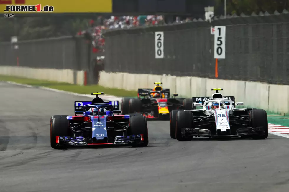 Pierre Gasly (2): Der Franzose musste wegen Komponentenwechsel vom letzten Platz starten, wiederholte aber Magnussens Kunststück von 2017 und fuhr sogar noch in die Punkte. Langsam strahlt er die Abgeklärtheit eines künftigen Red-Bull-Piloten aus. Denn die Aufholjagd gelang ihm ziemlich unaufgeregt. Foto zur News: Pierre Gasly (2): Der Franzose musste wegen Komponentenwechsel vom letzten Platz starten, wiederholte aber Magnussens Kunststück von 2017 und fuhr sogar noch in die Punkte. Langsam strahlt er die Abgeklärtheit eines künftigen Red-Bull-Piloten aus. Denn die Aufholjagd gelang ihm ziemlich unaufgeregt.