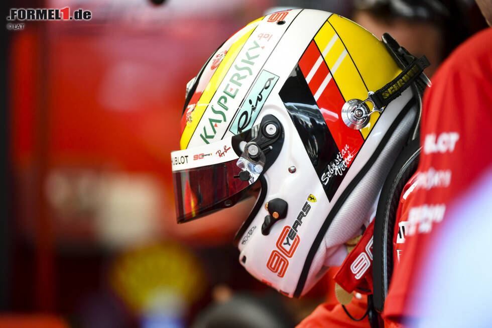 Foto zur News: Sebastian Vettel geht 2019 bei seinem Heimrennen in Deutschland ebenso mit einer Hommage am Helm ins Rennen. In Hockenheim erinnert er an das Design von DTM-Rekordmeister Bernd Schneider. Eine nette Geste!