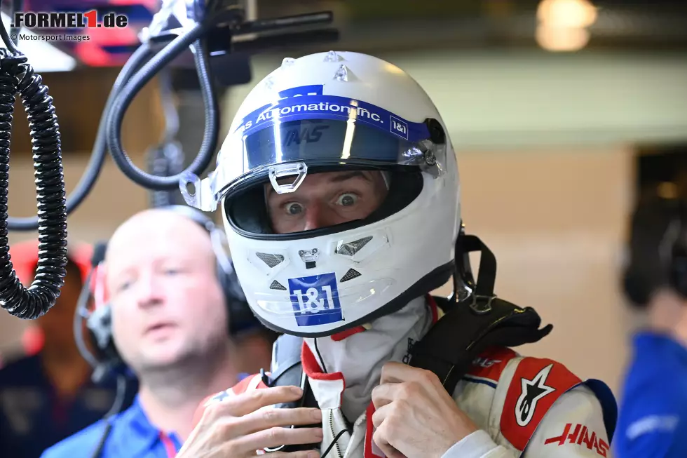 ... er 2023 in die Startaufstellung zurückkehrt! Bei Haas bekommt er im Alter von 35 Jahren noch einmal ein Stammcockpit und damit die Chance, einen unliebsamen Rekord loszuwerden. Mit 208 Formel-1-Starts (Stand: China 2024) ist er in der bisherigen Geschichte der Königsklasse der Fahrer mit den meisten Rennen ohne Podestplatz. Foto zur News: ... er 2023 in die Startaufstellung zurückkehrt! Bei Haas bekommt er im Alter von 35 Jahren noch einmal ein Stammcockpit und damit die Chance, einen unliebsamen Rekord loszuwerden. Mit 208 Formel-1-Starts (Stand: China 2024) ist er in der bisherigen Geschichte der Königsklasse der Fahrer mit den meisten Rennen ohne Podestplatz.