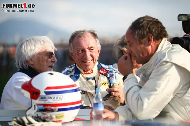 Bei der Legendenparade im Rahmen des Formel-1-Grand-Prix auf dem Red-Bull-Ring waren zahlreiche Motorsport-Idole mit von der Partie. Niki Lauda, Gerhard Berger und Co. waren in historischen Fahrzeugen aus der Deutschen Rennsport-Meisterschaft unterwegs. Foto zur News: Bei der Legendenparade im Rahmen des Formel-1-Grand-Prix auf dem Red-Bull-Ring waren zahlreiche Motorsport-Idole mit von der Partie. Niki Lauda, Gerhard Berger und Co. waren in historischen Fahrzeugen aus der Deutschen Rennsport-Meisterschaft unterwegs.