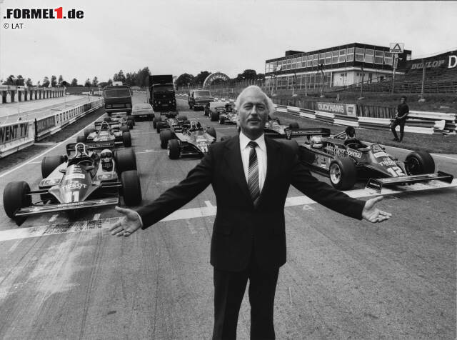 Foto zur News: Es war Colin Chapman, der Lotus gegründet und groß gemacht hat. Seine Fahrzeuge haben die Formel 1 im Sturm erobert und seine innovativen Designideen waren gleich mehrfach Wegbereiter neuer Epochen. Hier zeigen wir einige der schönsten und erfolgreichsten Lotus-Modelle in der Formel 1!