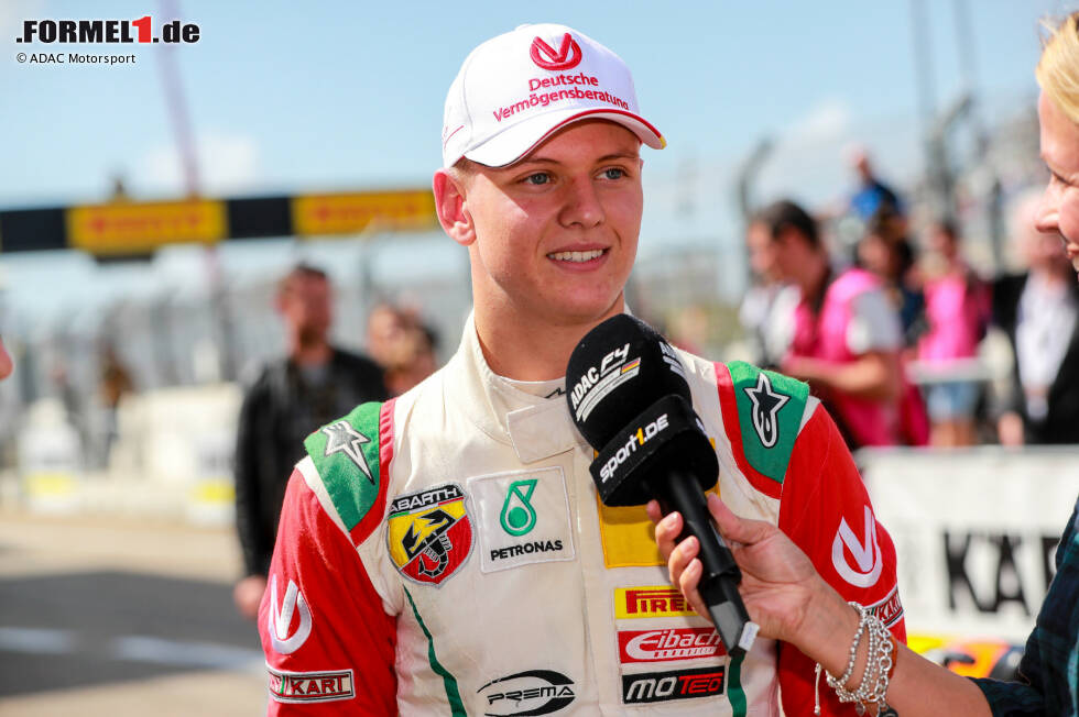 Foto zur News: Zudem ist Schumacher in den Medien immer präsenter und unter anderem als Co-Kommentator bei einem DTM-Rennen im Einsatz.