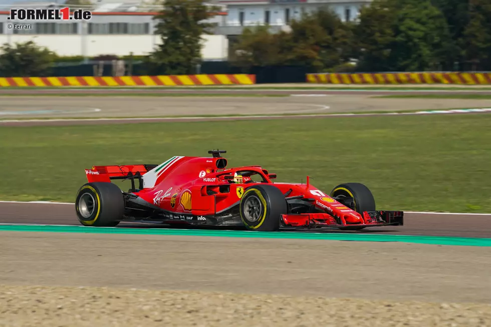 Im Herbst 2020 unternimmt Schumacher in Fiorano eine Ausfahrt im Ferrari SF71H aus der Saison 2018, um sich auf seine bevorstehende Freitagsfahrt beim Eifel-Grand-Prix am Nürburgring vorzubereiten, aber ... Foto zur News: Im Herbst 2020 unternimmt Schumacher in Fiorano eine Ausfahrt im Ferrari SF71H aus der Saison 2018, um sich auf seine bevorstehende Freitagsfahrt beim Eifel-Grand-Prix am Nürburgring vorzubereiten, aber ...