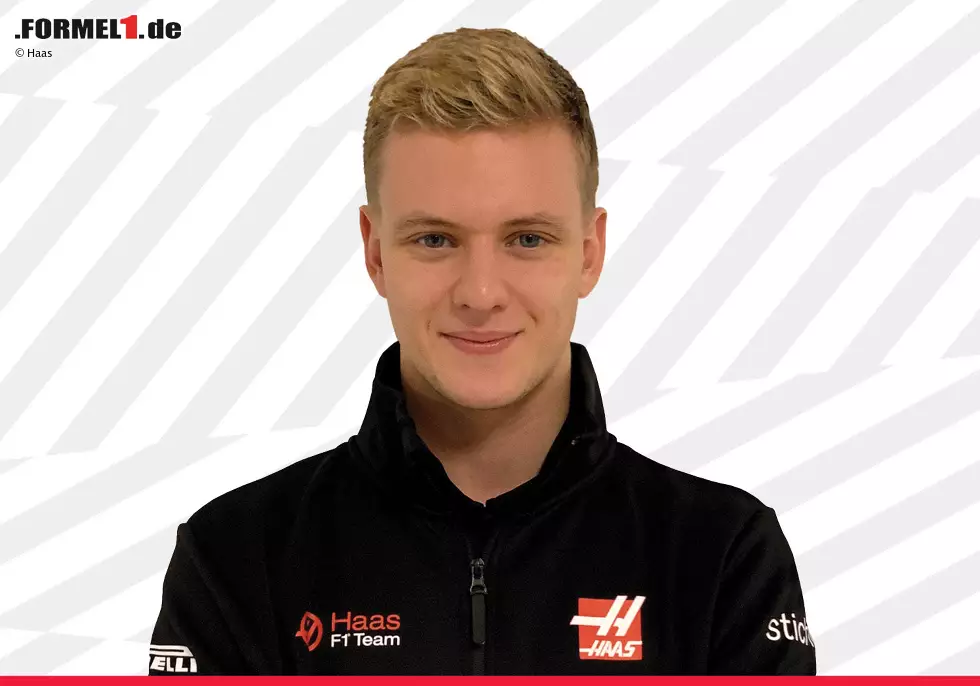 Noch vor Ende der Saison 2020 bestätigt Haas Mick Schumachers Formel-1-Aufstieg in der kommenden Saison. Das Debüt des Deutschen folgt 30 Jahre nach dem Einstieg seines Vaters in die Königsklasse. Foto zur News: Noch vor Ende der Saison 2020 bestätigt Haas Mick Schumachers Formel-1-Aufstieg in der kommenden Saison. Das Debüt des Deutschen folgt 30 Jahre nach dem Einstieg seines Vaters in die Königsklasse.