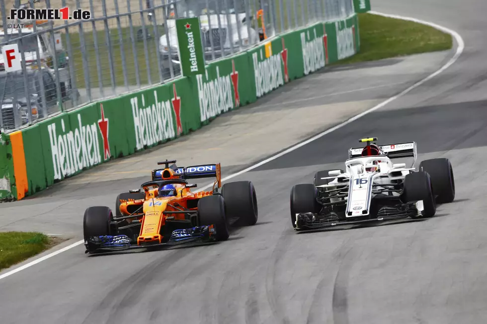 Charles Leclerc (2): Beeindruckend, wie schnell und reif der Sauber-Junior seit einigen Wochen auftritt. Selbst mit Alonso im Rückspiegel wurde er nicht unsicher - und verteidigte sich mit einem Auto, das sicher nicht besser ist als der McLaren. Der Lohn: ein weiterer WM-Punkt. Foto zur News: Charles Leclerc (2): Beeindruckend, wie schnell und reif der Sauber-Junior seit einigen Wochen auftritt. Selbst mit Alonso im Rückspiegel wurde er nicht unsicher - und verteidigte sich mit einem Auto, das sicher nicht besser ist als der McLaren. Der Lohn: ein weiterer WM-Punkt.